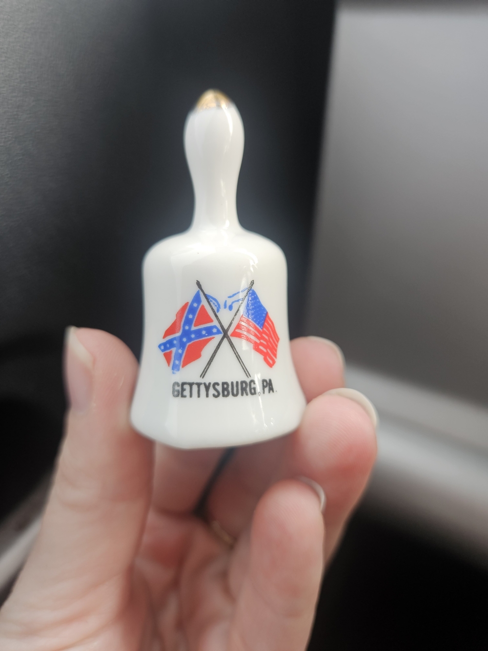Minature Gettysburg PA Ceramic Souvenir Bell - Made In Taiwan